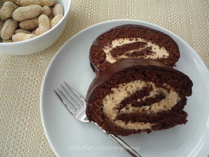 Chocolate-Peanut-butter-mousse-Swiss-roll-3